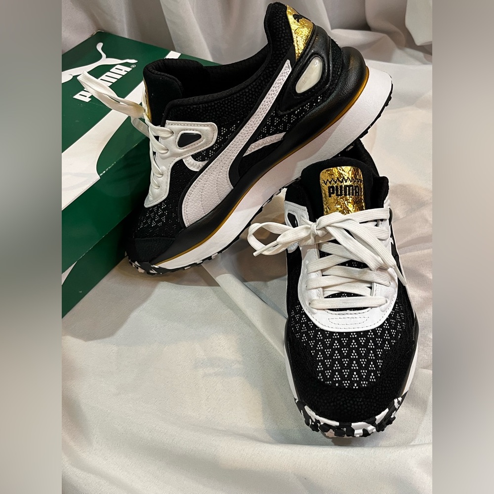 **Like New** Puma Street Rider Moirer Sneaker